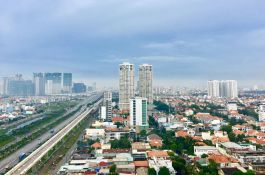 Nhà đầu tư căn hộ xả hàng chuyển sang buôn đất